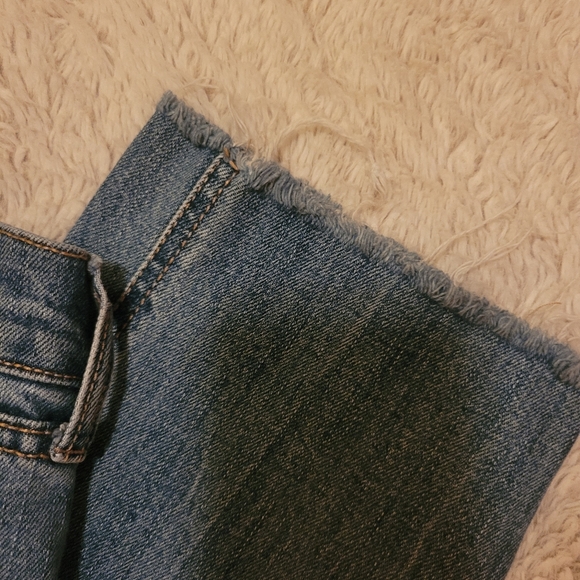 Old Navy Distressed Boyfriend Jeans - Picture 6 of 7